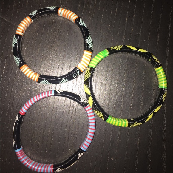 SOLD - Set of 3 Tropical Woven Bracelets - Picture 3 of 3